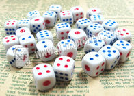専門のカジノのダイスの賭けのための白いプラスチック永久的なカジノの魔法のダイス